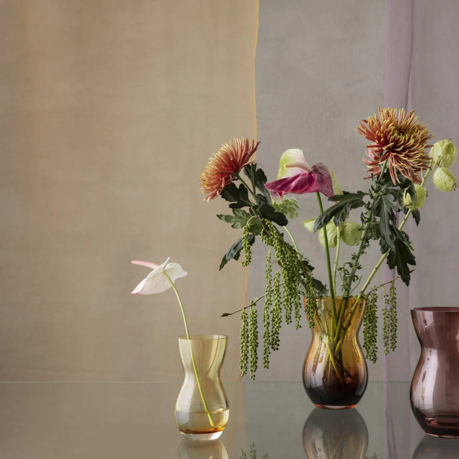 Calabas vase, amber