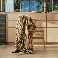 IDA Throw, olive burgundy