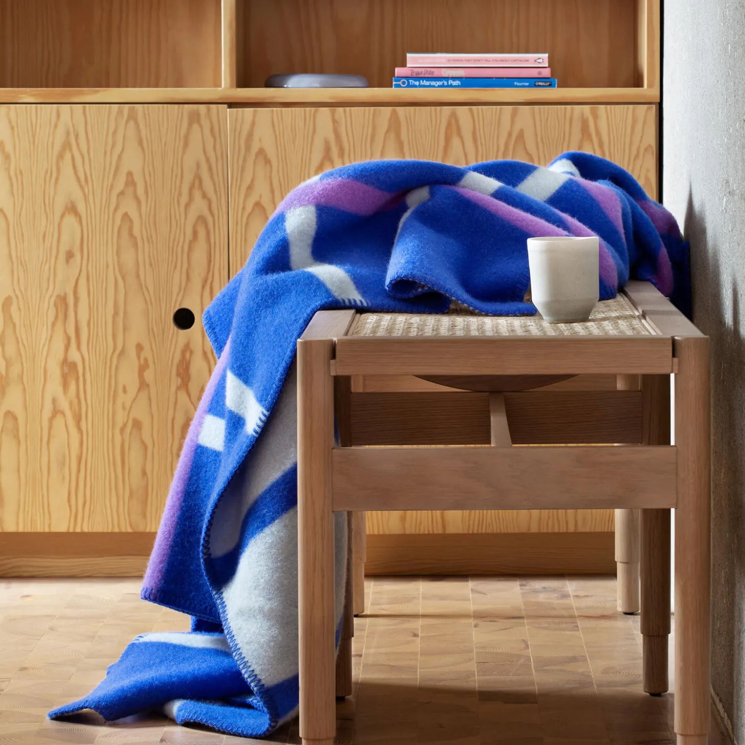 KNUT Throw, cobolt blue