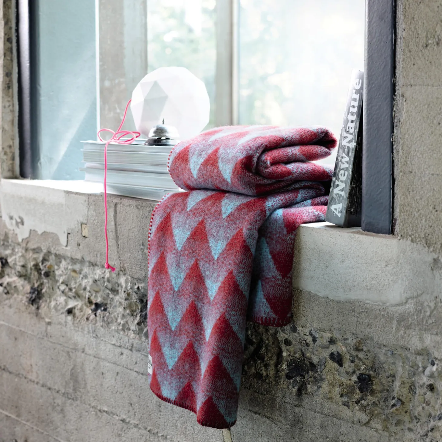 LYNILD Throw, red/blue