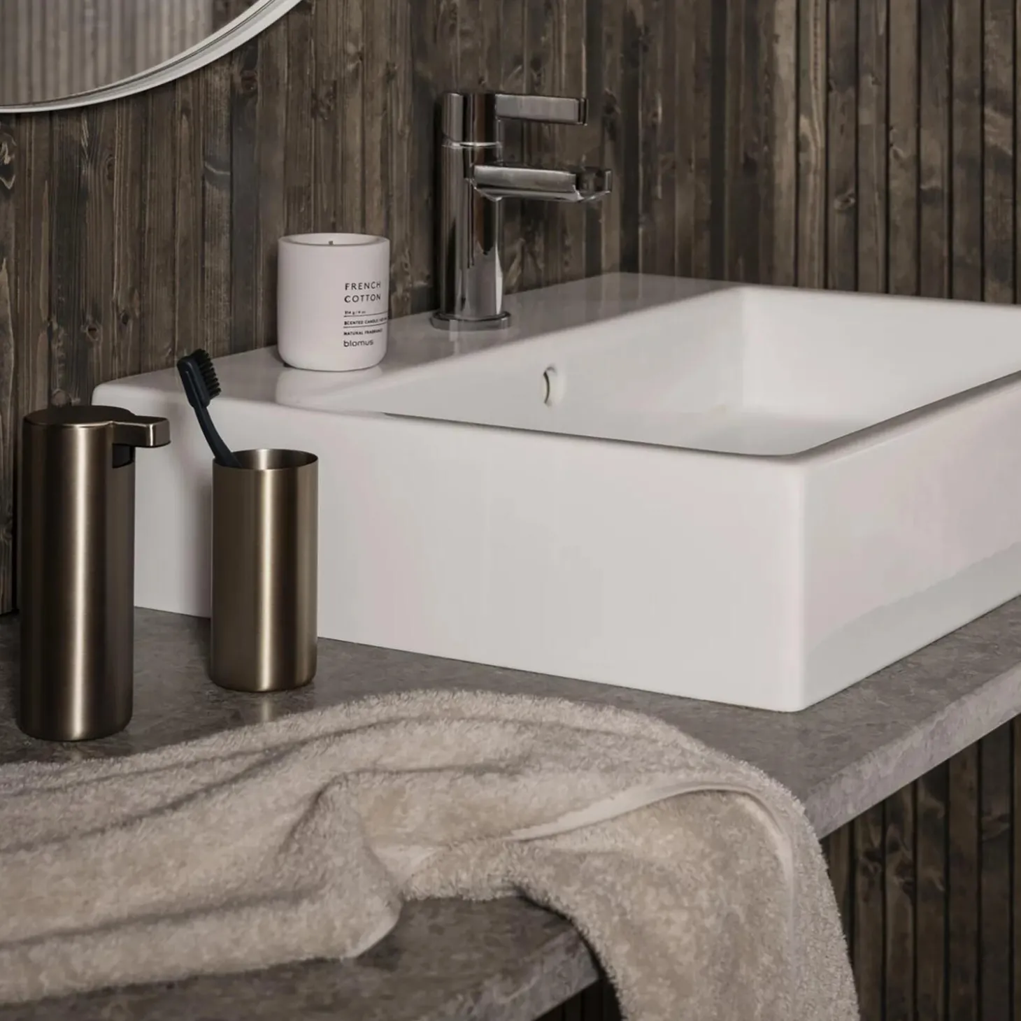 MODO Soap Dispenser, brass/metallic finish