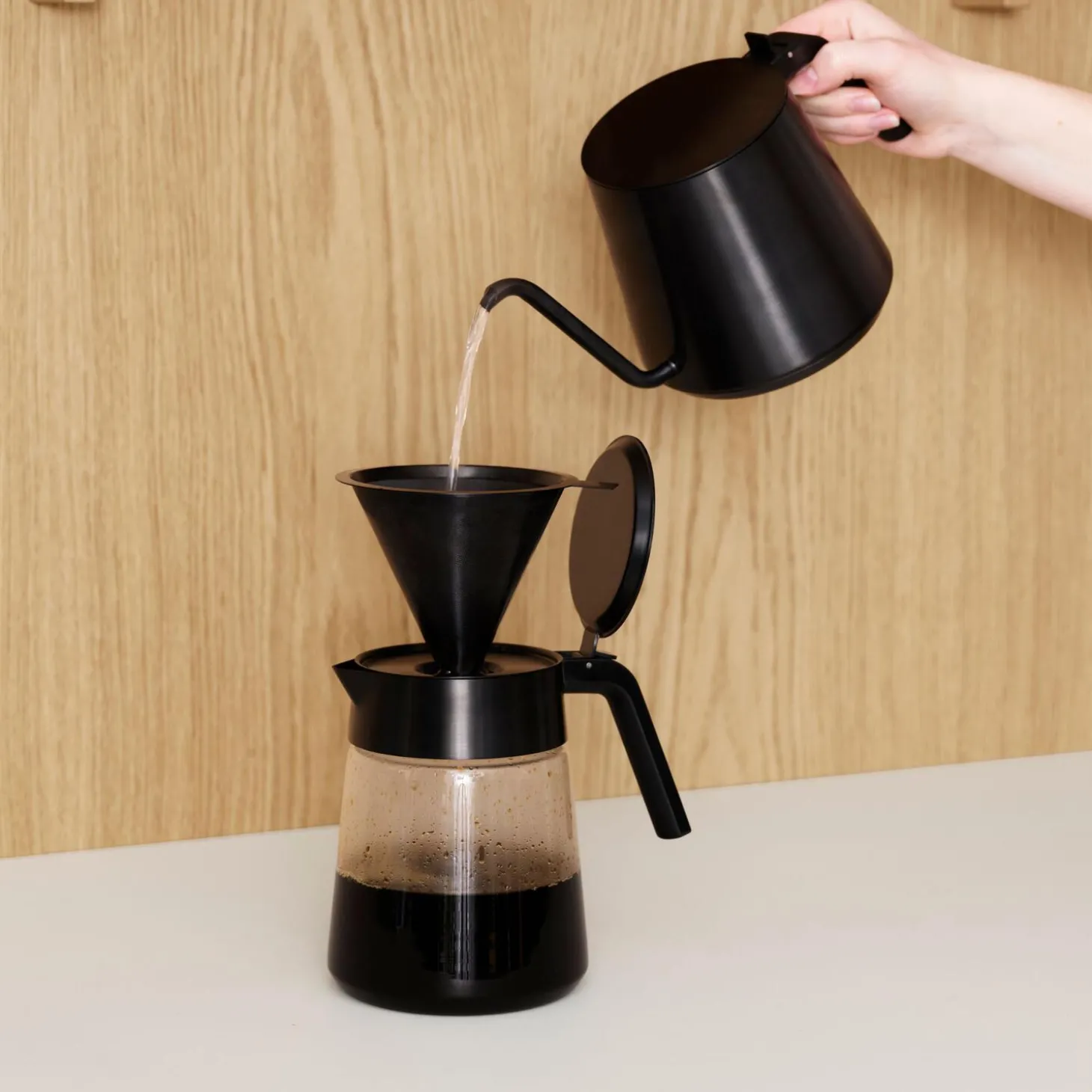Nohr slow brew kaffetragt med filter, black metallic