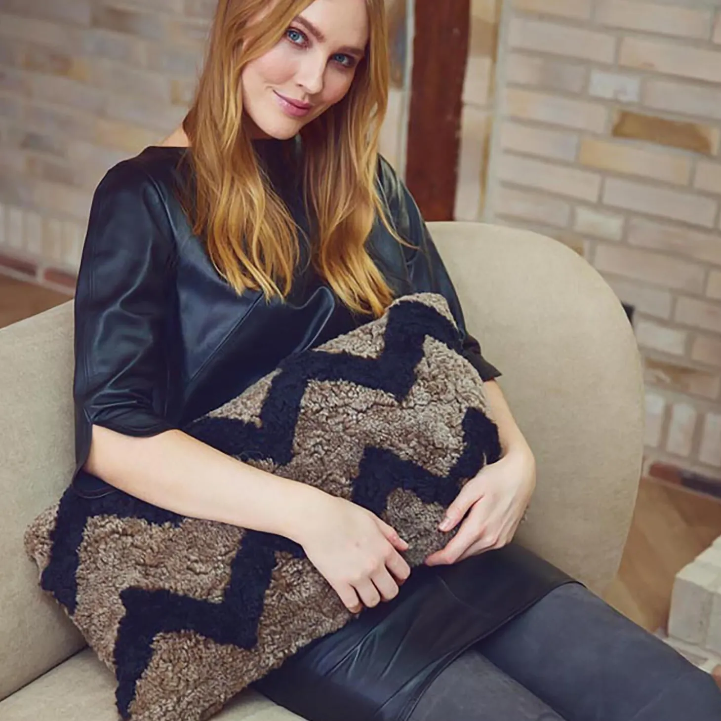 PATTERN COLLECTION Zig Zag pude, taupe/black