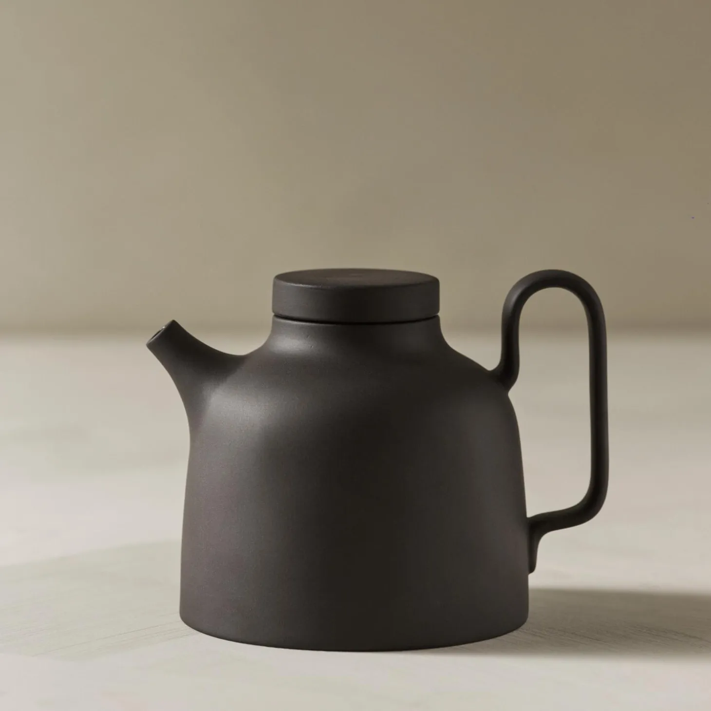 Sand Secrets Tea Pot, black clay