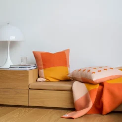 SYNDIN Throw, cloudberry