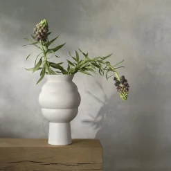 Tortus Archie vase No 4, white